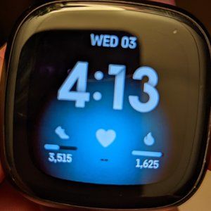 FitBit Versa 3, wristbands & charger